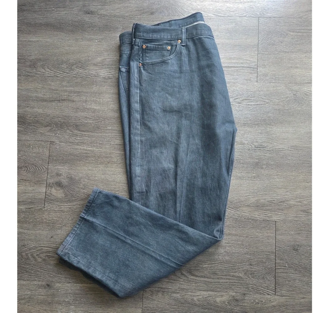 Levis neutral leg